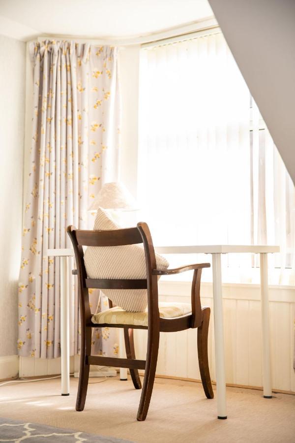 Sandgate 2-Bed Apartment In Ayr Central Location ภายนอก รูปภาพ