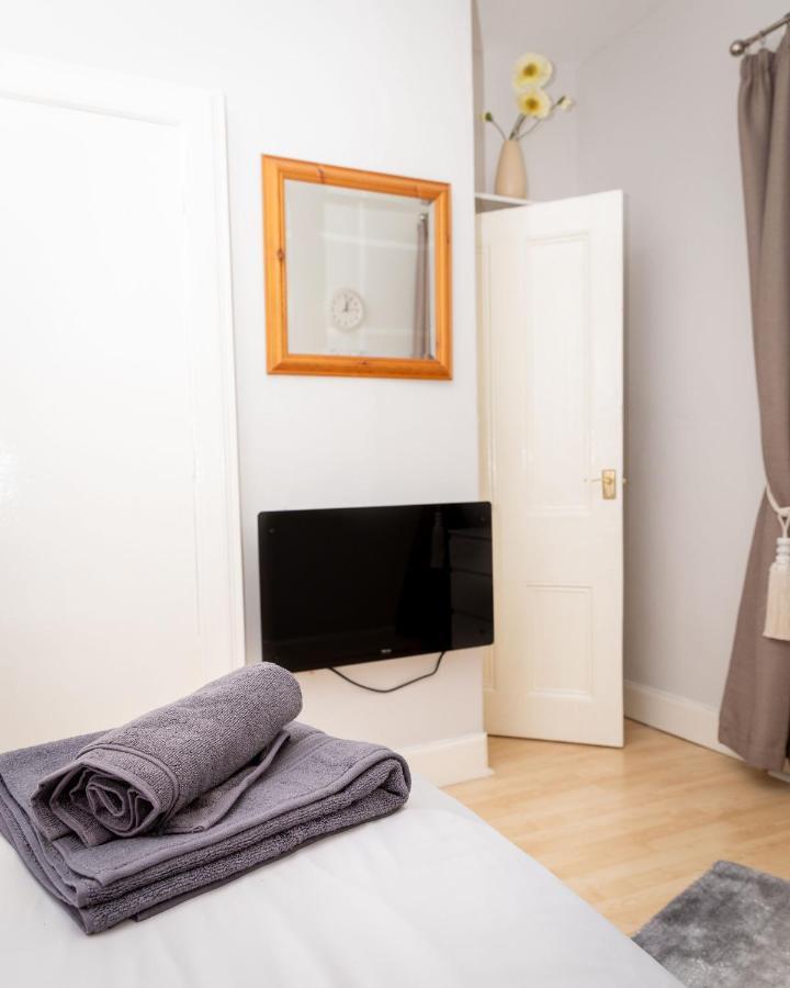 Sandgate 2-Bed Apartment In Ayr Central Location ภายนอก รูปภาพ
