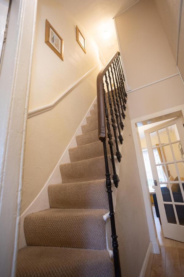 Sandgate 2-Bed Apartment In Ayr Central Location ภายนอก รูปภาพ